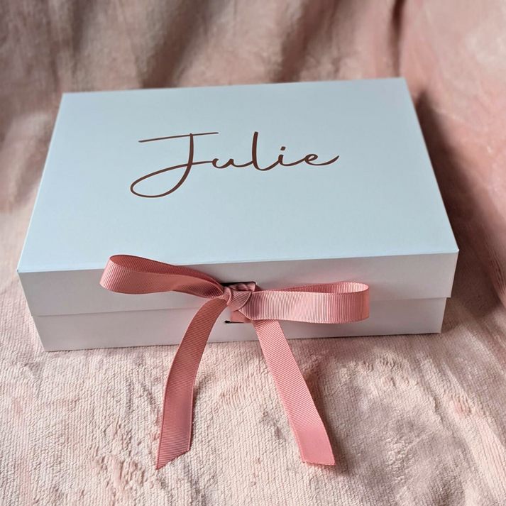 Magnetic Box With Ribbon